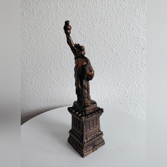 Bronze Statue of Liberty Figurine - Picture 2 of 15